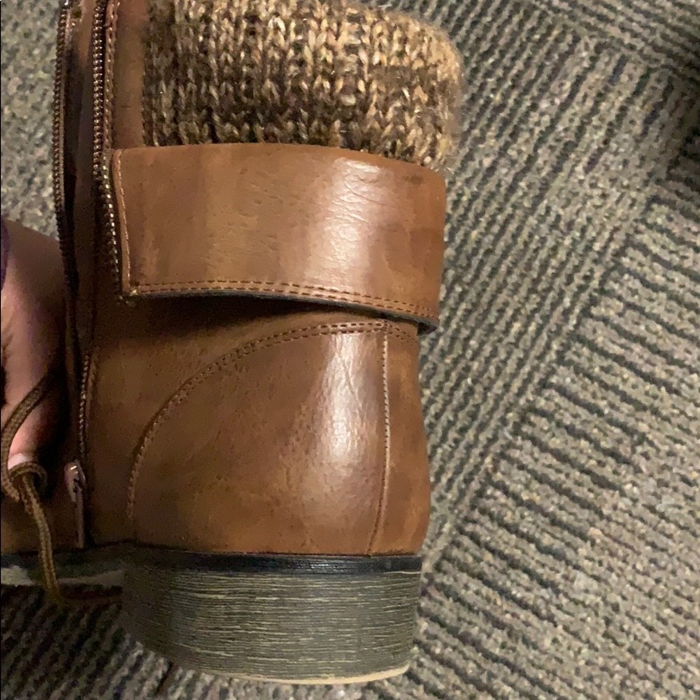 Boots - Picture 3 of 4